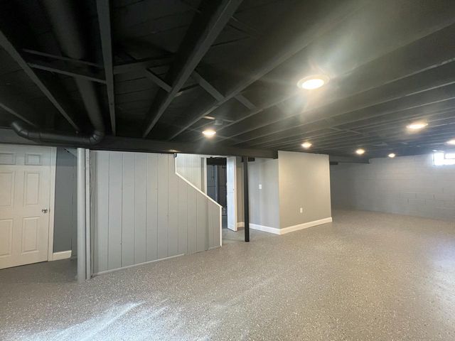 6827 N 44th STREET, Milwaukee, WI 53223