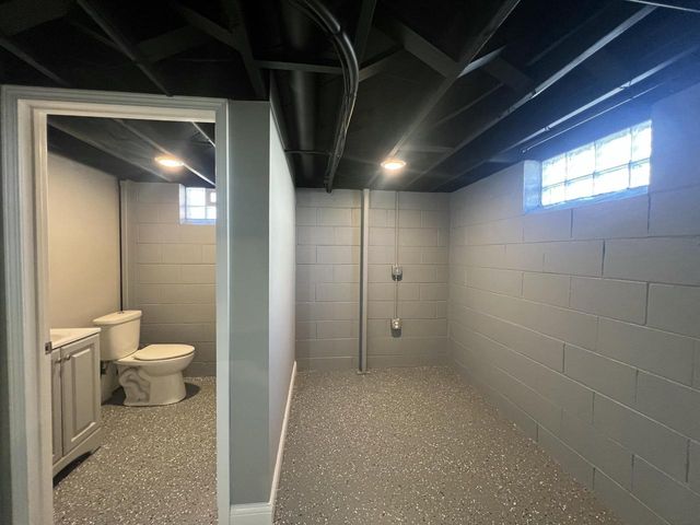 6827 N 44th STREET, Milwaukee, WI 53223