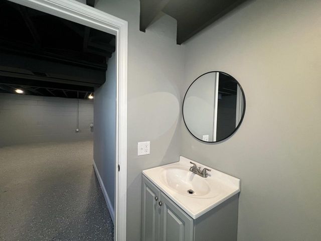 6827 N 44th STREET, Milwaukee, WI 53223