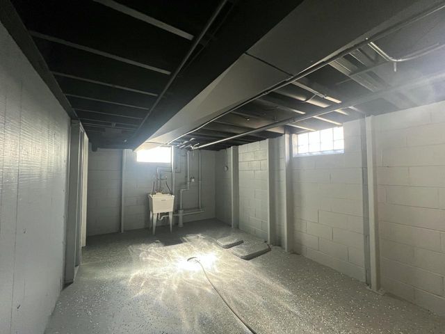 6827 N 44th STREET, Milwaukee, WI 53223