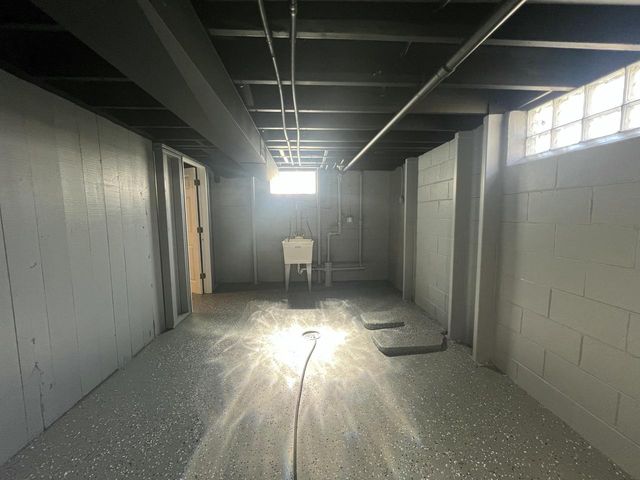 6827 N 44th STREET, Milwaukee, WI 53223