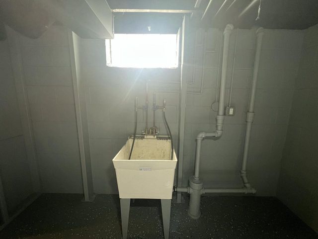 6827 N 44th STREET, Milwaukee, WI 53223