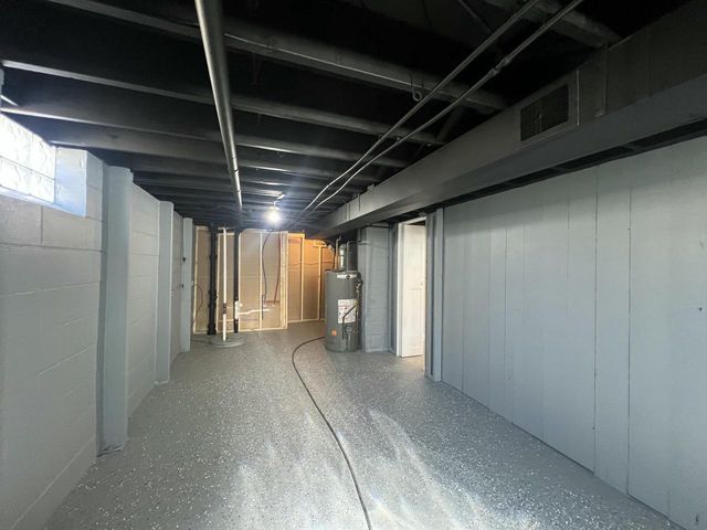 6827 N 44th STREET, Milwaukee, WI 53223