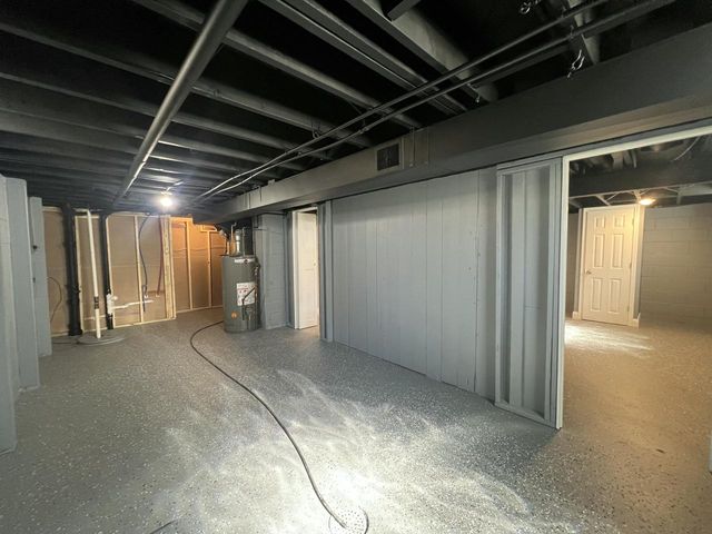 6827 N 44th STREET, Milwaukee, WI 53223