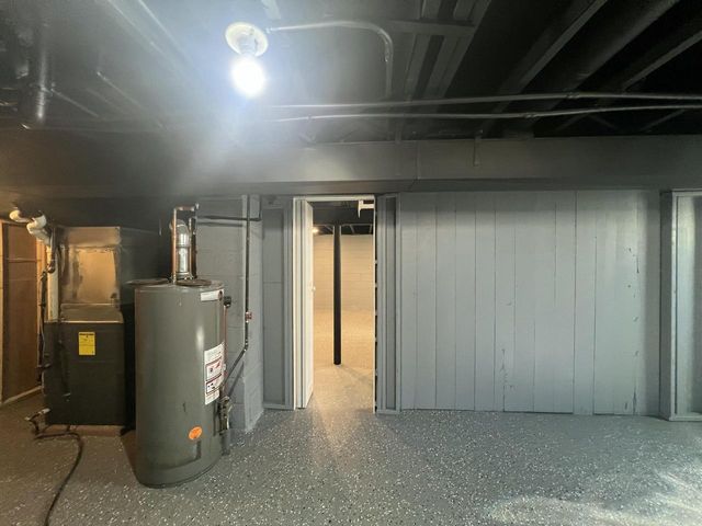 6827 N 44th STREET, Milwaukee, WI 53223