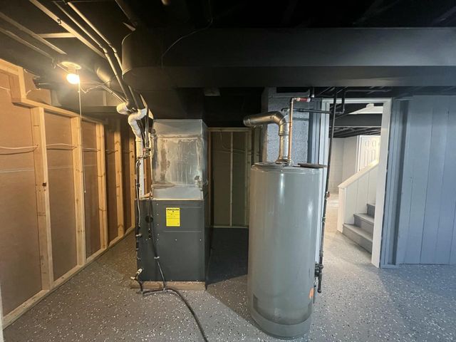 6827 N 44th STREET, Milwaukee, WI 53223