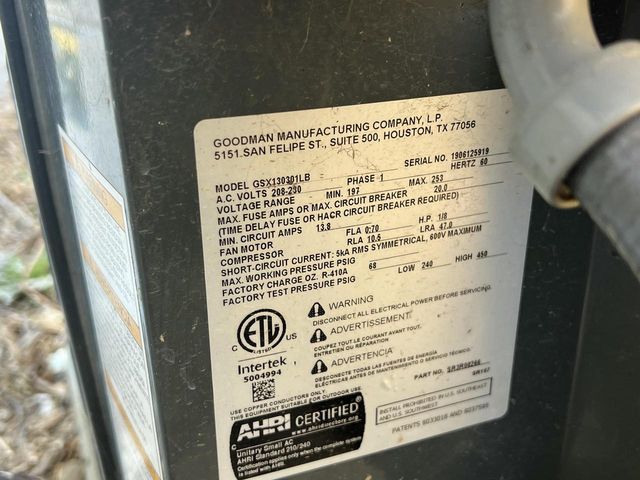 6827 N 44th STREET, Milwaukee, WI 53223