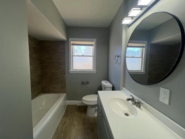 6827 N 44th STREET, Milwaukee, WI 53223