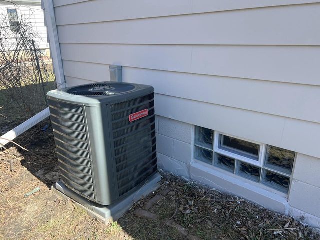 6827 N 44th STREET, Milwaukee, WI 53223