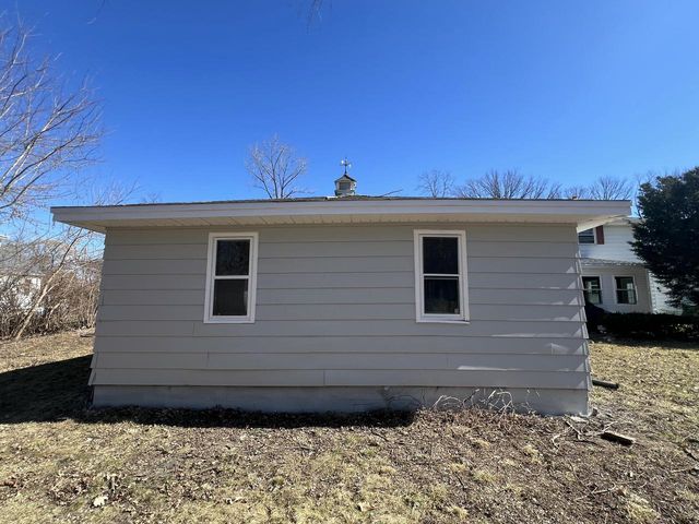 6827 N 44th STREET, Milwaukee, WI 53223