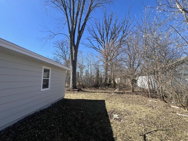 6827 N 44th STREET, Milwaukee, WI 53223