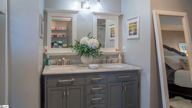 623 Fairview Lake Way, Simpsonville, SC 29680