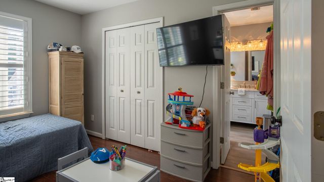 623 Fairview Lake Way, Simpsonville, SC 29680
