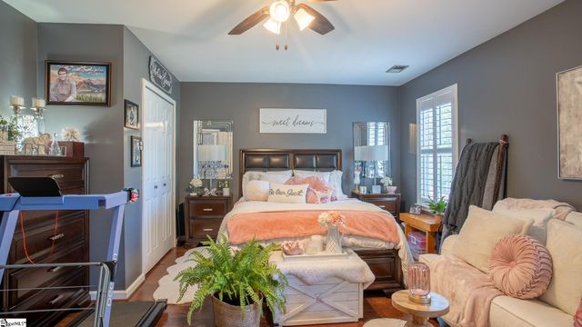 623 Fairview Lake Way, Simpsonville, SC 29680