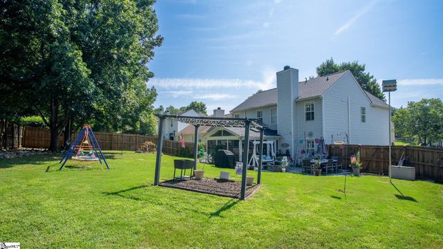 623 Fairview Lake Way, Simpsonville, SC 29680