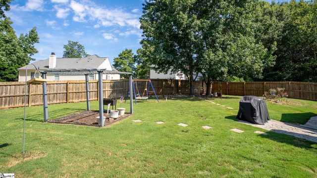 623 Fairview Lake Way, Simpsonville, SC 29680