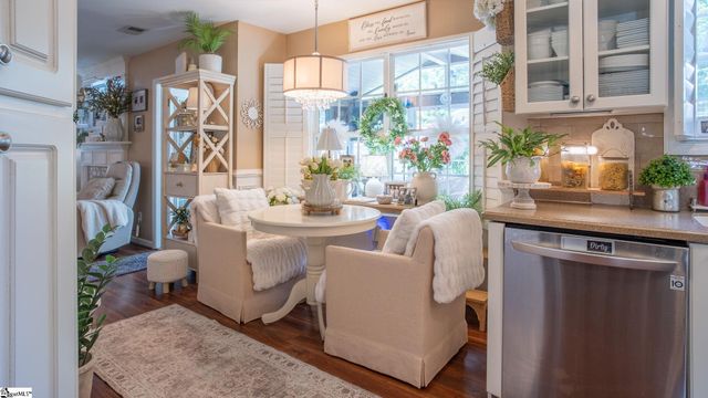 623 Fairview Lake Way, Simpsonville, SC 29680