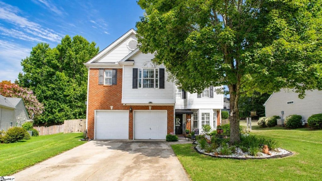 623 Fairview Lake Way, Simpsonville, SC 29680