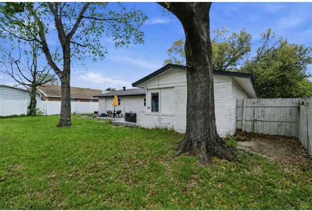 1920 Canterbury Street, Irving, TX 75062
