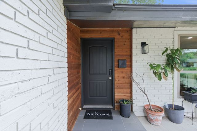 1920 Canterbury Street, Irving, TX 75062