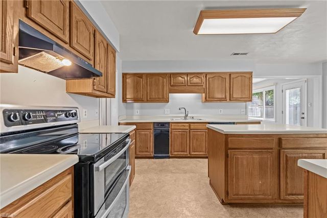 5252 Club Head RD, Virginia Beach, VA 23455