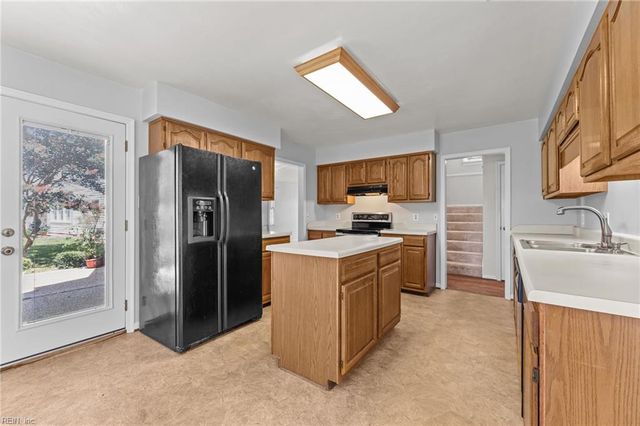 5252 Club Head RD, Virginia Beach, VA 23455