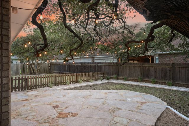 10604 Ames LN, Austin, TX 78739