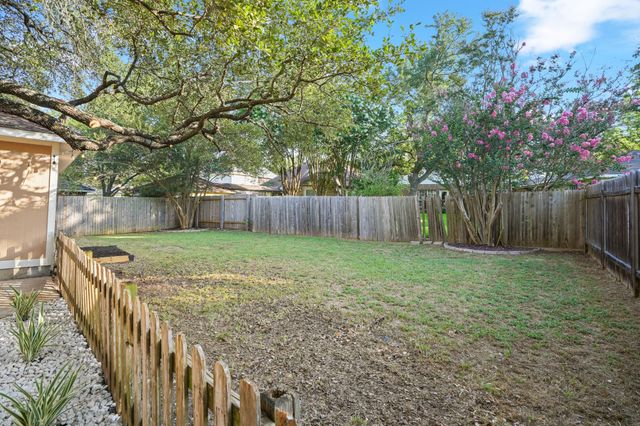10604 Ames LN, Austin, TX 78739