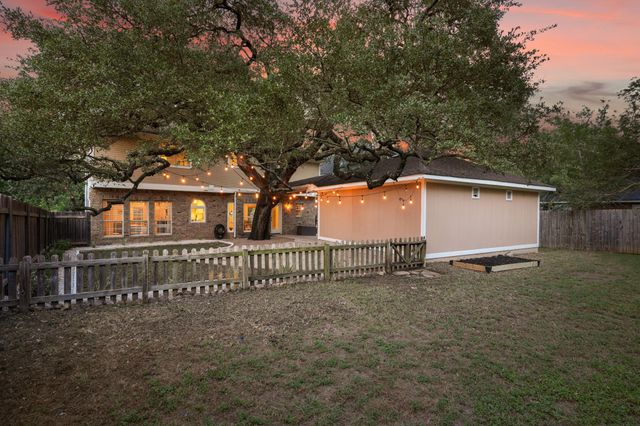 10604 Ames LN, Austin, TX 78739