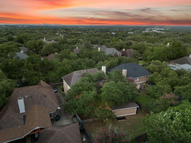10604 Ames LN, Austin, TX 78739