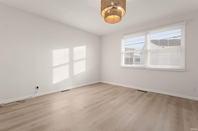 1137 E Mishawaka Avenue, Mishawaka, IN 46544