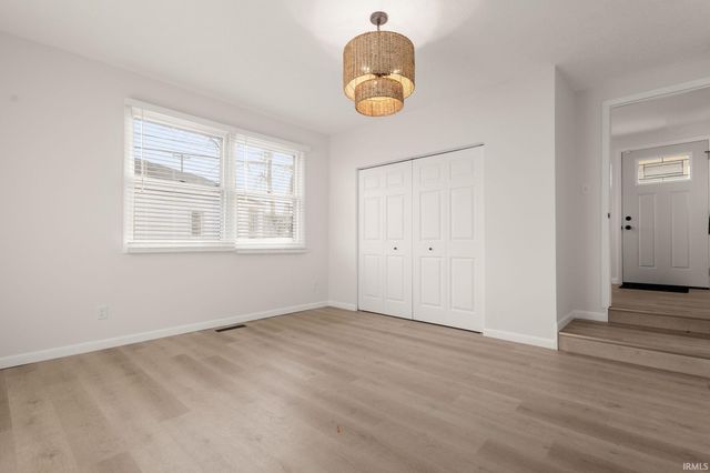 1137 E Mishawaka Avenue, Mishawaka, IN 46544