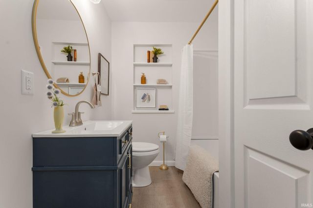 1137 E Mishawaka Avenue, Mishawaka, IN 46544