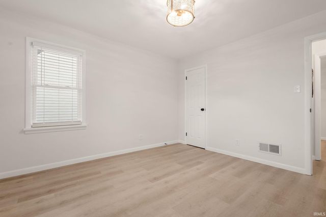 1137 E Mishawaka Avenue, Mishawaka, IN 46544