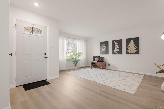 1137 E Mishawaka Avenue, Mishawaka, IN 46544