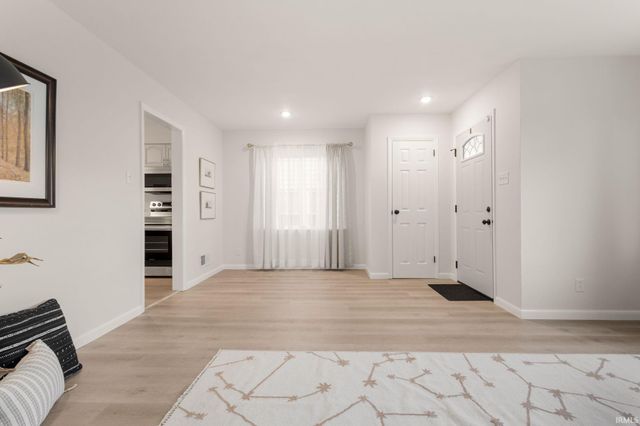 1137 E Mishawaka Avenue, Mishawaka, IN 46544