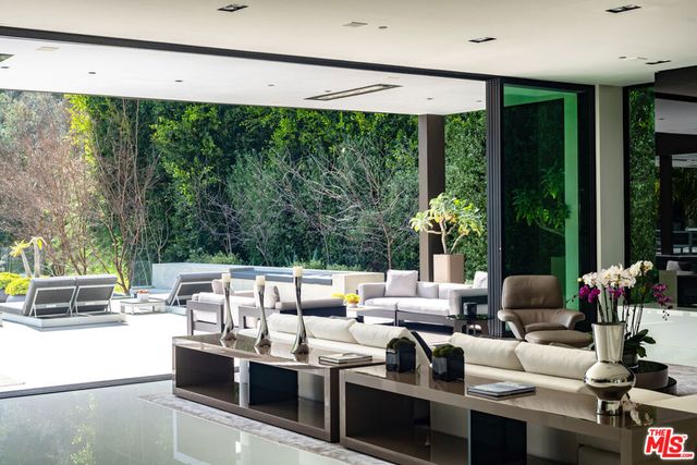 1231 Lago Vista Drive, Beverly Hills, CA 90210