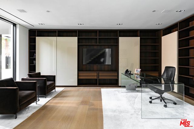 1231 Lago Vista Drive, Beverly Hills, CA 90210