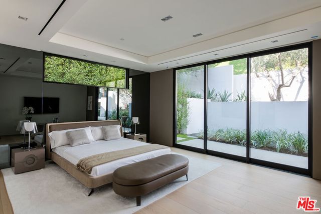 1231 Lago Vista Drive, Beverly Hills, CA 90210