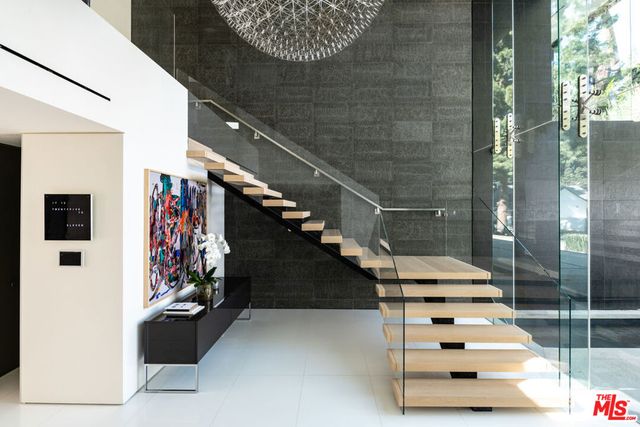 1231 Lago Vista Drive, Beverly Hills, CA 90210