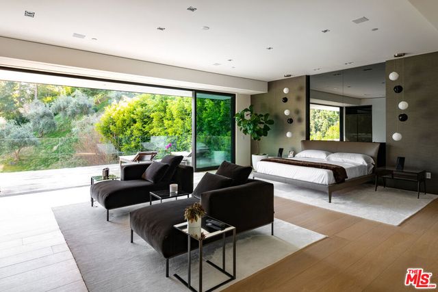 1231 Lago Vista Drive, Beverly Hills, CA 90210
