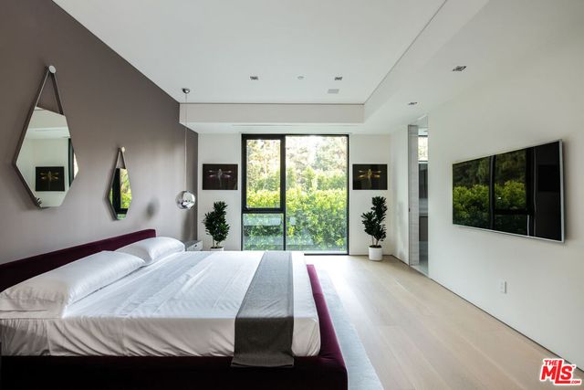 1231 Lago Vista Drive, Beverly Hills, CA 90210