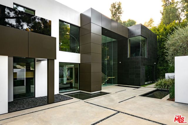 1231 Lago Vista Drive, Beverly Hills, CA 90210
