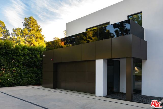 1231 Lago Vista Drive, Beverly Hills, CA 90210