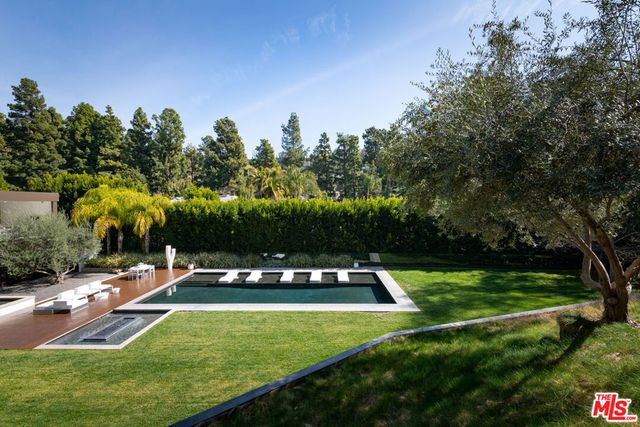 1231 Lago Vista Drive, Beverly Hills, CA 90210