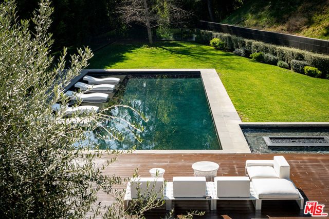 1231 Lago Vista Drive, Beverly Hills, CA 90210