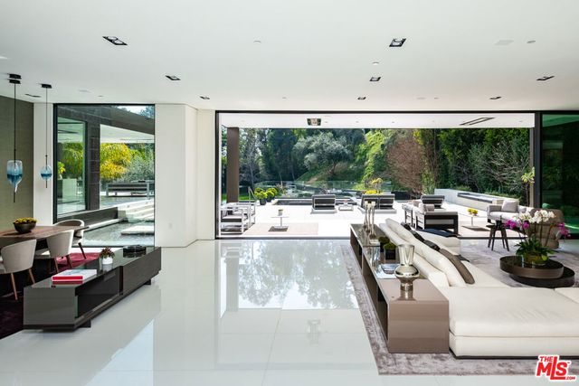 1231 Lago Vista Drive, Beverly Hills, CA 90210