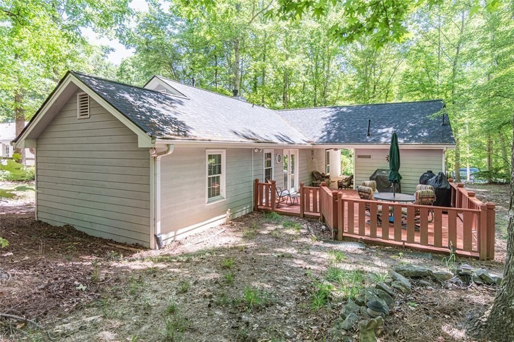 Image 41 of property listing at 3430 Lakeside Lane, Cumming, GA 30040