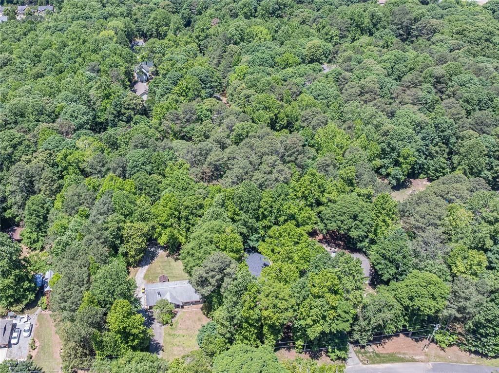 Image 52 of property listing at 3430 Lakeside Lane, Cumming, GA 30040