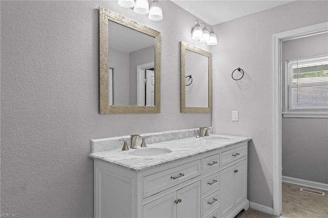 4021 Foxwood DR, Virginia Beach, VA 23462
